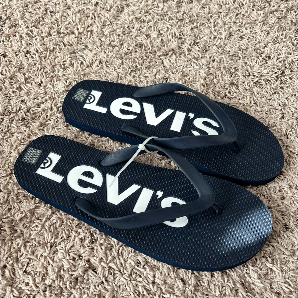 Levi’s Flip Flops Word Mark Navy Men’s Size XL (12/13) NWT
